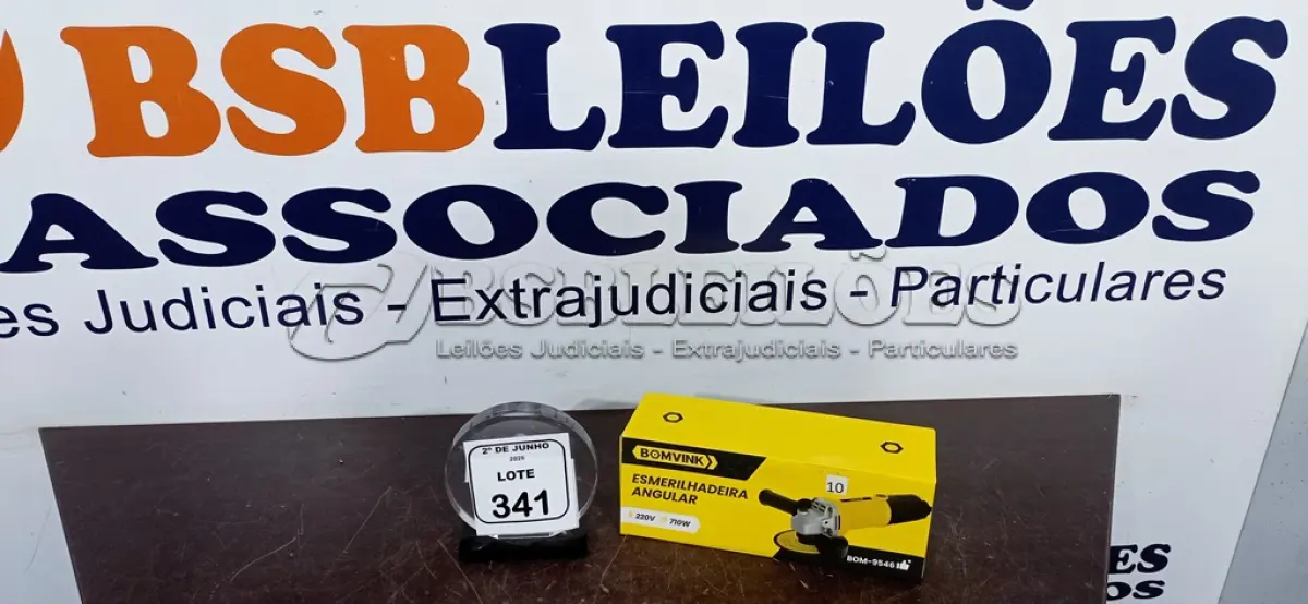 LOTE 341 - 01 ESMERILHADEIRA ANGULAR 220V (NOVO). (NO ESTADO) ATENÇÃO! FAZER A VISITAÇÃO ANTES DE ARREMATAR, NÃO SABEMOS SE FUNCIONA, LEILÃO NÃO TEM GARANTIA E NEM DEVOLUÇÃO, SUJEITO A POSSÍVEIS AVARIAS VISÍVEIS/OCULTAS E/OU AUSÊNCIA DE COMPONENTES.