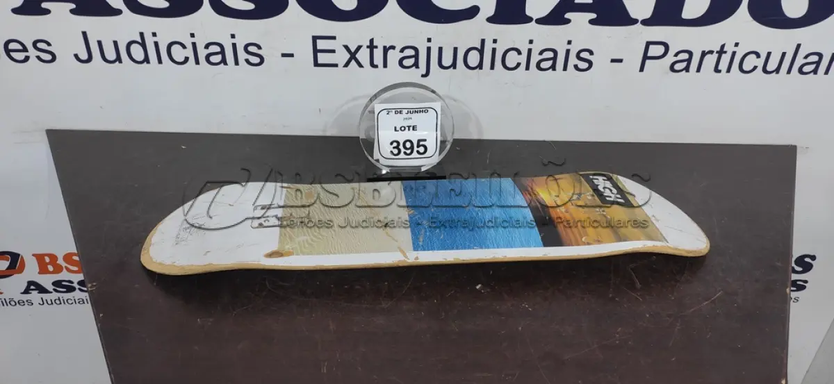 LOTE 395 - 01 SHAPE DE SKATE TAMANHO 8.0  MARCA FUTURE. (NO ESTADO) ATENÇÃO! FAZER A VISITAÇÃO ANTES DE ARREMATAR, NÃO SABEMOS SE FUNCIONA, LEILÃO NÃO TEM GARANTIA E NEM DEVOLUÇÃO, SUJEITO A POSSÍVEIS AVARIAS VISÍVEIS/OCULTAS E/OU AUSÊNCIA DE COMPONENTES.