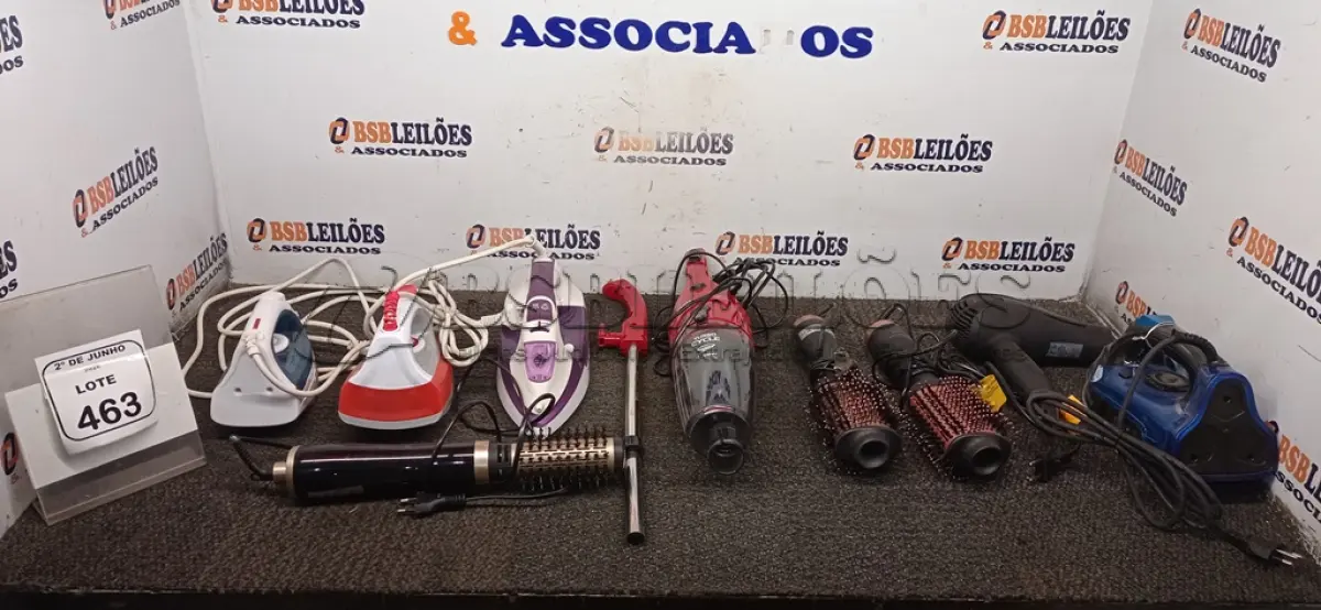 LOTE 463 - 01 ASPIRADOR DE PÓ, 02 ESCOVAS DE CABELO ELÉTRICA, 01 SECADOR DE CABELO E 04 FERROS DE PASSAR DE MODELOS DIVERSOS MARCA MONDIAL. (NO ESTADO) ATENÇÃO! FAZER A VISITAÇÃO ANTES DE ARREMATAR, NÃO SABEMOS SE FUNCIONA, LEILÃO NÃO TEM GARANTIA E NEM DEVOLUÇÃO, SUJEITO A POSSÍVEIS AVARIAS VISÍVEIS/OCULTAS E/OU AUSÊNCIA DE COMPONENTES.