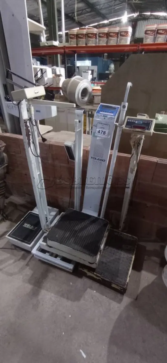 LOTE 478 - 05 BALANÇAS ANTROPOMÉTRICAS DE MARCAS E MODELOS DIVERSOS. (NO ESTADO) ATENÇÃO! FAZER A VISITAÇÃO ANTES DE ARREMATAR, NÃO SABEMOS SE FUNCIONA, LEILÃO NÃO TEM GARANTIA E NEM DEVOLUÇÃO, SUJEITO A POSSÍVEIS AVARIAS VISÍVEIS/OCULTAS E/OU AUSÊNCIA DE COMPONENTES.
