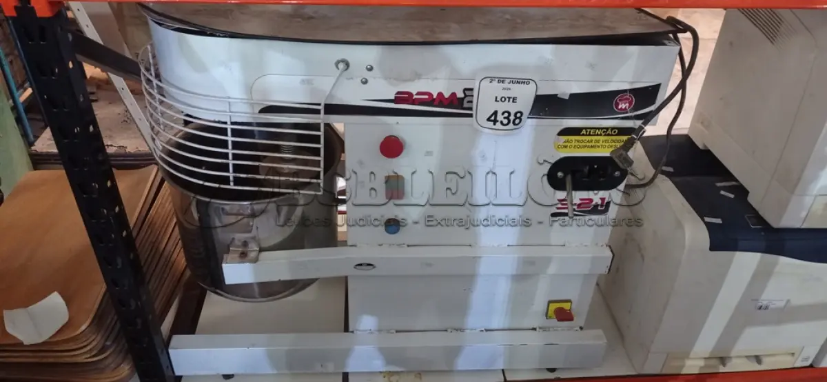 LOTE 438 - 01 BATEDEIRA INDUSTRIAL MODELO BPM 20 MARCA MANÁ. (NO ESTADO) ATENÇÃO! FAZER A VISITAÇÃO ANTES DE ARREMATAR, NÃO SABEMOS SE FUNCIONA, LEILÃO NÃO TEM GARANTIA E NEM DEVOLUÇÃO, SUJEITO A POSSÍVEIS AVARIAS VISÍVEIS/OCULTAS E/OU AUSÊNCIA DE COMPONENTES.