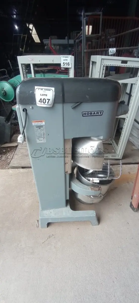 LOTE 407 - 01 BATEDEIRA INDUSTRIAL MODELO D340 220V MARCA HOBART. (NO ESTADO) ATENÇÃO! FAZER A VISITAÇÃO ANTES DE ARREMATAR, NÃO SABEMOS SE FUNCIONA, LEILÃO NÃO TEM GARANTIA E NEM DEVOLUÇÃO, SUJEITO A POSSÍVEIS AVARIAS VISÍVEIS/OCULTAS E/OU AUSÊNCIA DE COMPONENTES.