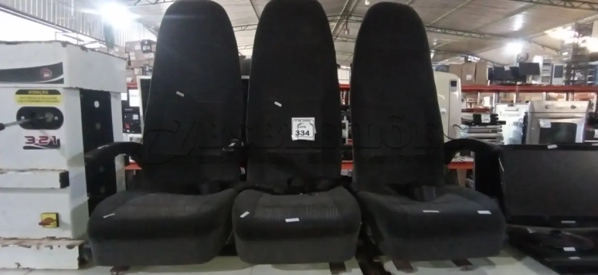 LOTE 334 - 03 BANCOS AUTOMOTIVOS COM ENCOSTO ALTO. (NO ESTADO) ATENÇÃO! FAZER A VISITAÇÃO ANTES DE ARREMATAR, NÃO SABEMOS SE FUNCIONA, LEILÃO NÃO TEM GARANTIA E NEM DEVOLUÇÃO, SUJEITO A POSSÍVEIS AVARIAS VISÍVEIS/OCULTAS E/OU AUSÊNCIA DE COMPONENTES.
