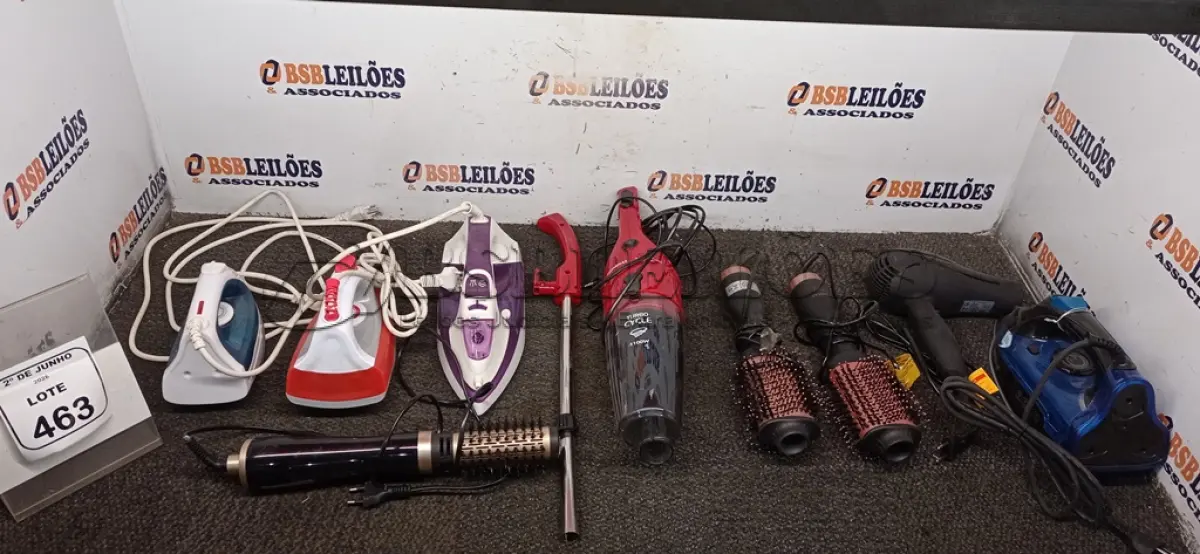 LOTE 463 - 01 ASPIRADOR DE PÓ, 02 ESCOVAS DE CABELO ELÉTRICA, 01 SECADOR DE CABELO E 04 FERROS DE PASSAR DE MODELOS DIVERSOS MARCA MONDIAL. (NO ESTADO) ATENÇÃO! FAZER A VISITAÇÃO ANTES DE ARREMATAR, NÃO SABEMOS SE FUNCIONA, LEILÃO NÃO TEM GARANTIA E NEM DEVOLUÇÃO, SUJEITO A POSSÍVEIS AVARIAS VISÍVEIS/OCULTAS E/OU AUSÊNCIA DE COMPONENTES.