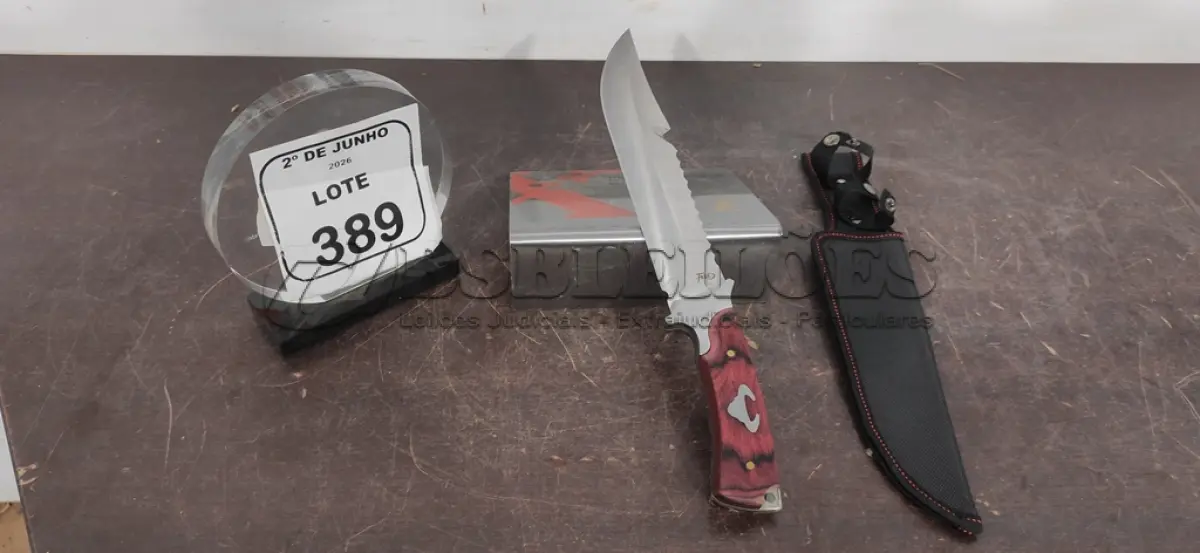 LOTE 389 - 01 FACA EM AÇO INOX 36CM CABO DE MADEIRA E BAINHA EM NYLON (NOVO). (NO ESTADO) ATENÇÃO! FAZER A VISITAÇÃO ANTES DE ARREMATAR, NÃO SABEMOS SE FUNCIONA, LEILÃO NÃO TEM GARANTIA E NEM DEVOLUÇÃO, SUJEITO A POSSÍVEIS AVARIAS VISÍVEIS/OCULTAS E/OU AUSÊNCIA DE COMPONENTES.
