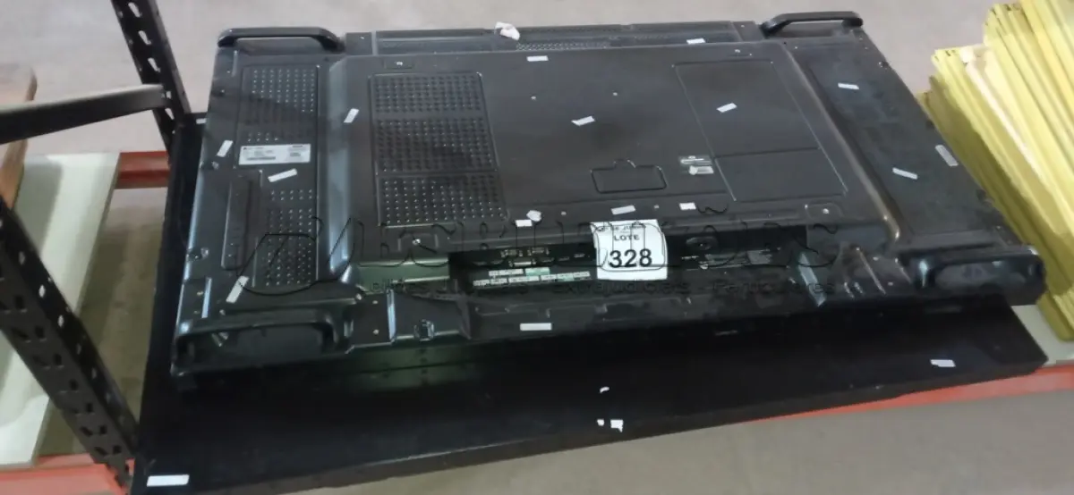 LOTE 328 - 02 PAINÉIS DE PROPAGANDA DE 55’’ MARCA LG. (NO ESTADO) ATENÇÃO! FAZER A VISITAÇÃO ANTES DE ARREMATAR, NÃO SABEMOS SE FUNCIONA, LEILÃO NÃO TEM GARANTIA E NEM DEVOLUÇÃO, SUJEITO A POSSÍVEIS AVARIAS VISÍVEIS/OCULTAS E/OU AUSÊNCIA DE COMPONENTES.