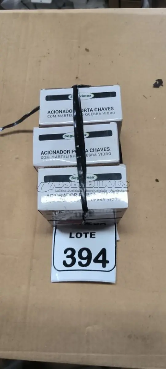 LOTE 394 - 04 ACIONADORES MANUAL PORTA CHAVE C/ MARTELINHO QUEBRA VIDROS. (NO ESTADO EM QUE SE ENCONTRA. SUJEITO A AVARIAS OCULTAS/VISÍVEIS.)