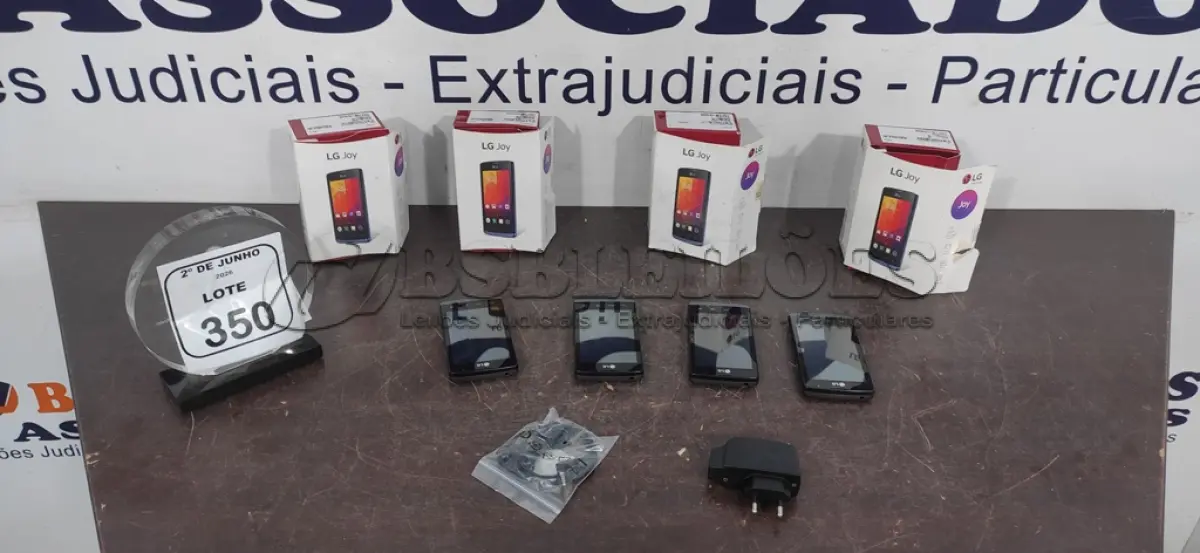 LOTE 350 - 04 CELULARES MODELO JOY MARCA LG MARCA LG. (NO ESTADO) ATENÇÃO! FAZER A VISITAÇÃO ANTES DE ARREMATAR, NÃO SABEMOS SE FUNCIONA, LEILÃO NÃO TEM GARANTIA E NEM DEVOLUÇÃO, SUJEITO A POSSÍVEIS AVARIAS VISÍVEIS/OCULTAS E/OU AUSÊNCIA DE COMPONENTES.