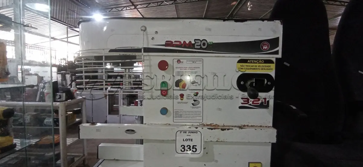 LOTE 335 - 01 BATEDEIRA INDUSTRIAL MODELO BPM 20 MARCA MANÁ. (NO ESTADO) ATENÇÃO! FAZER A VISITAÇÃO ANTES DE ARREMATAR, NÃO SABEMOS SE FUNCIONA, LEILÃO NÃO TEM GARANTIA E NEM DEVOLUÇÃO, SUJEITO A POSSÍVEIS AVARIAS VISÍVEIS/OCULTAS E/OU AUSÊNCIA DE COMPONENTES.