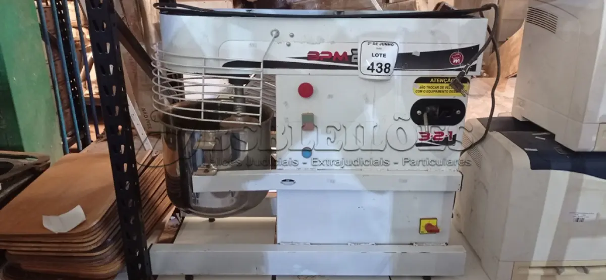 LOTE 438 - 01 BATEDEIRA INDUSTRIAL MODELO BPM 20 MARCA MANÁ. (NO ESTADO) ATENÇÃO! FAZER A VISITAÇÃO ANTES DE ARREMATAR, NÃO SABEMOS SE FUNCIONA, LEILÃO NÃO TEM GARANTIA E NEM DEVOLUÇÃO, SUJEITO A POSSÍVEIS AVARIAS VISÍVEIS/OCULTAS E/OU AUSÊNCIA DE COMPONENTES.