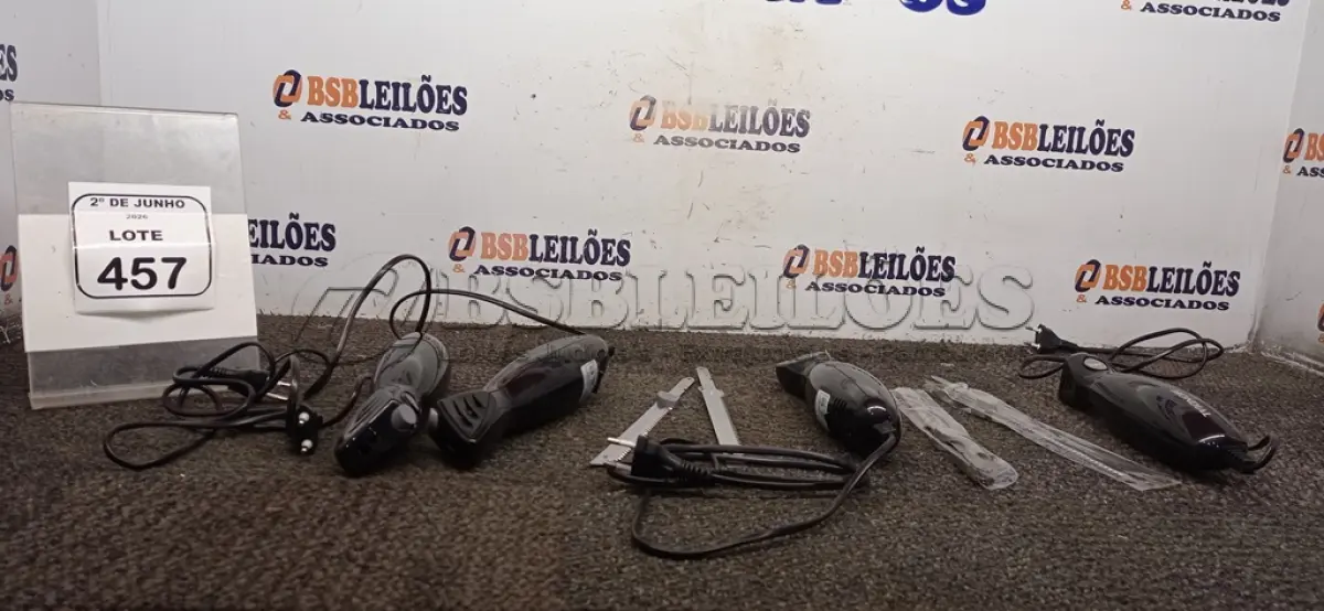 LOTE 457 - 04 FACAS ELÉTRICAS 220V MARCA MONDIAL. (NO ESTADO) ATENÇÃO! FAZER A VISITAÇÃO ANTES DE ARREMATAR, NÃO SABEMOS SE FUNCIONA, LEILÃO NÃO TEM GARANTIA E NEM DEVOLUÇÃO, SUJEITO A POSSÍVEIS AVARIAS VISÍVEIS/OCULTAS E/OU AUSÊNCIA DE COMPONENTES.