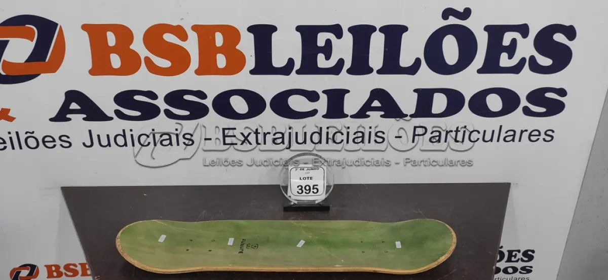 LOTE 395 - 01 SHAPE DE SKATE TAMANHO 8.0  MARCA FUTURE. (NO ESTADO) ATENÇÃO! FAZER A VISITAÇÃO ANTES DE ARREMATAR, NÃO SABEMOS SE FUNCIONA, LEILÃO NÃO TEM GARANTIA E NEM DEVOLUÇÃO, SUJEITO A POSSÍVEIS AVARIAS VISÍVEIS/OCULTAS E/OU AUSÊNCIA DE COMPONENTES.