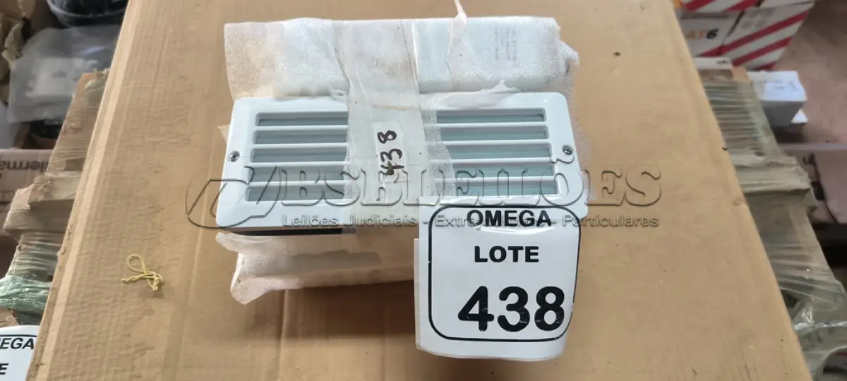LOTE 438 - 04 LUMINÁRIAS DE EMBUTIR PARA ÁREAS MOLHADA 15 CM. (NO ESTADO EM QUE SE ENCONTRA. SUJEITO A AVARIAS OCULTAS/VISÍVEIS.)