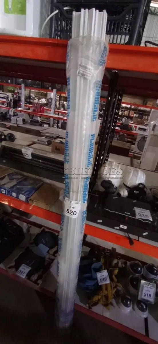 LOTE 520 - 01 PORTA SANFONADA PVC DE 0,86X2,10 NA COR BRANCA MARCA PLASTILIT. (NO ESTADO) ATENÇÃO! FAZER A VISITAÇÃO ANTES DE ARREMATAR, NÃO SABEMOS SE FUNCIONA, LEILÃO NÃO TEM GARANTIA E NEM DEVOLUÇÃO, SUJEITO A POSSÍVEIS AVARIAS VISÍVEIS/OCULTAS E/OU AUSÊNCIA DE COMPONENTES.