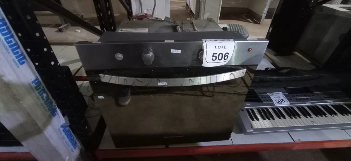 LOTE 506 - 01 FORNO DE EMBUTIR MARCA BRASTEMP. (NO ESTADO) ATENÇÃO! FAZER A VISITAÇÃO ANTES DE ARREMATAR, NÃO SABEMOS SE FUNCIONA, LEILÃO NÃO TEM GARANTIA E NEM DEVOLUÇÃO, SUJEITO A POSSÍVEIS AVARIAS VISÍVEIS/OCULTAS E/OU AUSÊNCIA DE COMPONENTES.