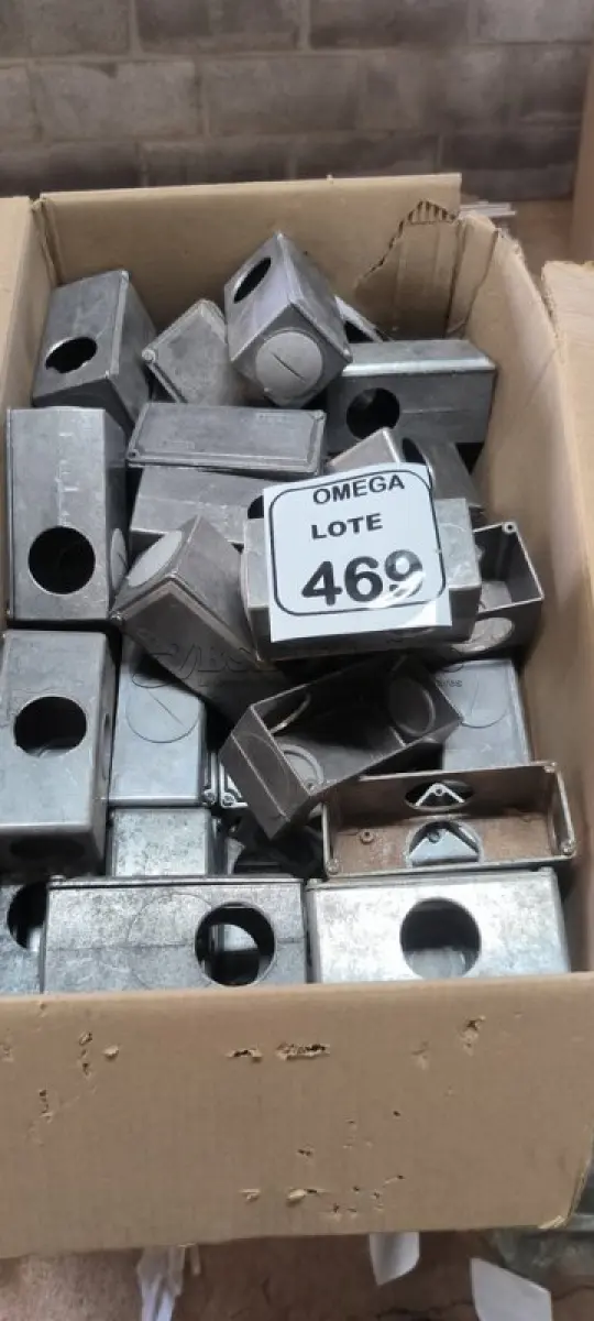 LOTE 469 - 45 PETROLETES DM (T) 110 L (NO ESTADO EM QUE SE ENCONTRA. SUJEITO A AVARIAS OCULTAS/VISÍVEIS.)