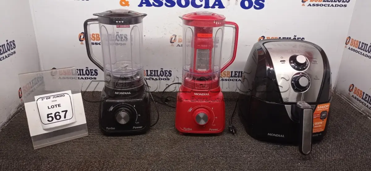 LOTE 567 - 01 AIR FRYER 4L 220V MARCA MONDIAL E 02 LIQUIDIFICADORES 220V MARCA MONDIA. (NO ESTADO) ATENÇÃO! FAZER A VISITAÇÃO ANTES DE ARREMATAR, NÃO SABEMOS SE FUNCIONA, LEILÃO NÃO TEM GARANTIA E NEM DEVOLUÇÃO, SUJEITO A POSSÍVEIS AVARIAS VISÍVEIS/OCULTAS E/OU AUSÊNCIA DE COMPONENTES.