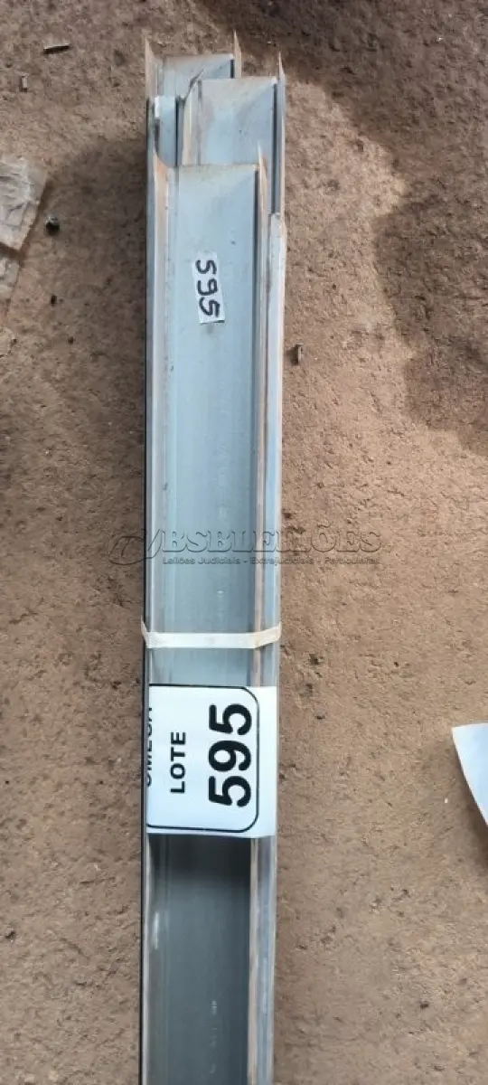 LOTE 595 - 09 PERFIS GUIA 70MM AÇO PAREDE - PARA DRYWALL. (NO ESTADO EM QUE SE ENCONTRA. SUJEITO A AVARIAS OCULTAS/VISÍVEIS.)
