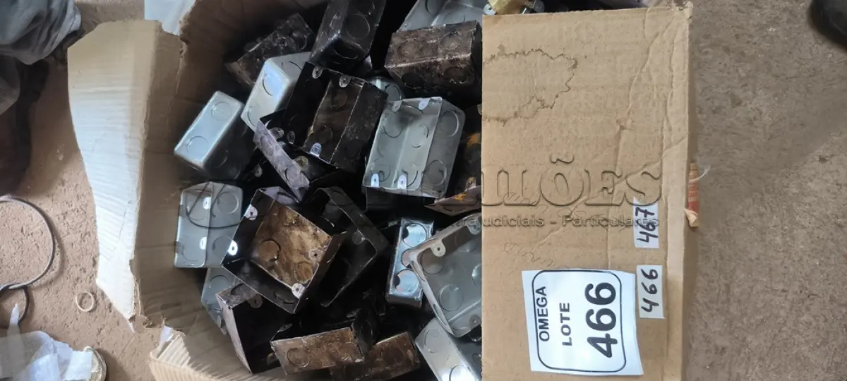 LOTE 466 - 50 CAIXAS DE PASSAGEM 4X2. (NO ESTADO EM QUE SE ENCONTRA. SUJEITO A AVARIAS OCULTAS/VISÍVEIS.)