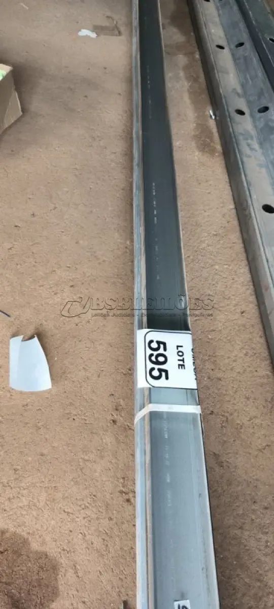 LOTE 595 - 09 PERFIS GUIA 70MM AÇO PAREDE - PARA DRYWALL. (NO ESTADO EM QUE SE ENCONTRA. SUJEITO A AVARIAS OCULTAS/VISÍVEIS.)
