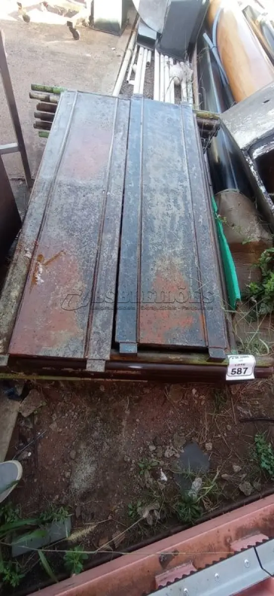 LOTE 587 - 10 PEÇAS DE ANDAIME DE 1X1,5M COM 02 PLATAFORMAS. (NO ESTADO) ATENÇÃO! FAZER A VISITAÇÃO ANTES DE ARREMATAR, NÃO SABEMOS SE FUNCIONA, LEILÃO NÃO TEM GARANTIA E NEM DEVOLUÇÃO, SUJEITO A POSSÍVEIS AVARIAS VISÍVEIS/OCULTAS E/OU AUSÊNCIA DE COMPONENTES.