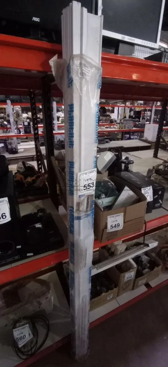 LOTE 553 - 01 PORTA SANFONADA PVC DE 0,86X2,10 NA COR BRANCA MARCA PLASTILIT. (NO ESTADO) ATENÇÃO! FAZER A VISITAÇÃO ANTES DE ARREMATAR, NÃO SABEMOS SE FUNCIONA, LEILÃO NÃO TEM GARANTIA E NEM DEVOLUÇÃO, SUJEITO A POSSÍVEIS AVARIAS VISÍVEIS/OCULTAS E/OU AUSÊNCIA DE COMPONENTES.