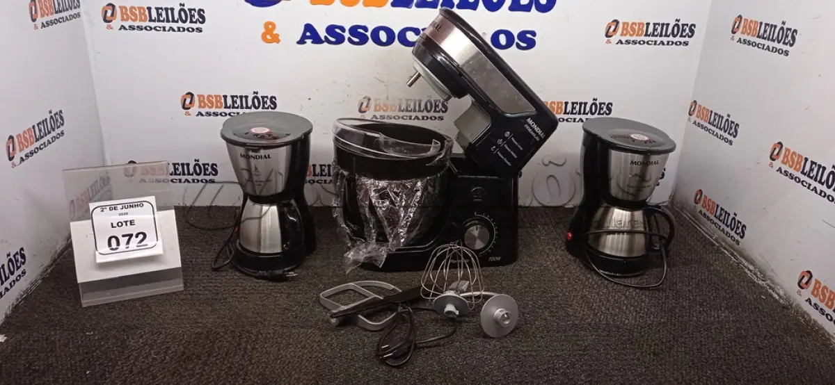 LOTE 072 - 01 BATEDEIRA PLANETÁRIA 220V MARCA MONDIAL E 01 CAFETEIRA 220V MARCA MONDIAL. (NO ESTADO) ATENÇÃO! FAZER A VISITAÇÃO ANTES DE ARREMATAR, NÃO SABEMOS SE FUNCIONA, LEILÃO NÃO TEM GARANTIA E NEM DEVOLUÇÃO, SUJEITO A POSSÍVEIS AVARIAS VISÍVEIS/OCULTAS E/OU AUSÊNCIA DE COMPONENTES.