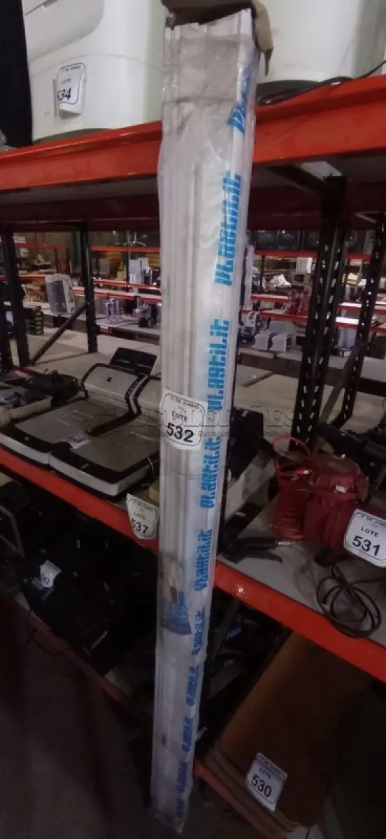 LOTE 532 - 01 PORTA SANFONADA PVC DE 0,86X2,10 NA COR BRANCA MARCA PLASTILIT. (NO ESTADO) ATENÇÃO! FAZER A VISITAÇÃO ANTES DE ARREMATAR, NÃO SABEMOS SE FUNCIONA, LEILÃO NÃO TEM GARANTIA E NEM DEVOLUÇÃO, SUJEITO A POSSÍVEIS AVARIAS VISÍVEIS/OCULTAS E/OU AUSÊNCIA DE COMPONENTES.