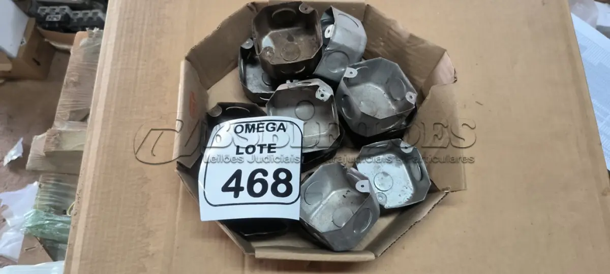 LOTE 468 - 14 CAIXAS DE PASSAGEM 3X3 PARA TETO. (NO ESTADO EM QUE SE ENCONTRA. SUJEITO A AVARIAS OCULTAS/VISÍVEIS.)
