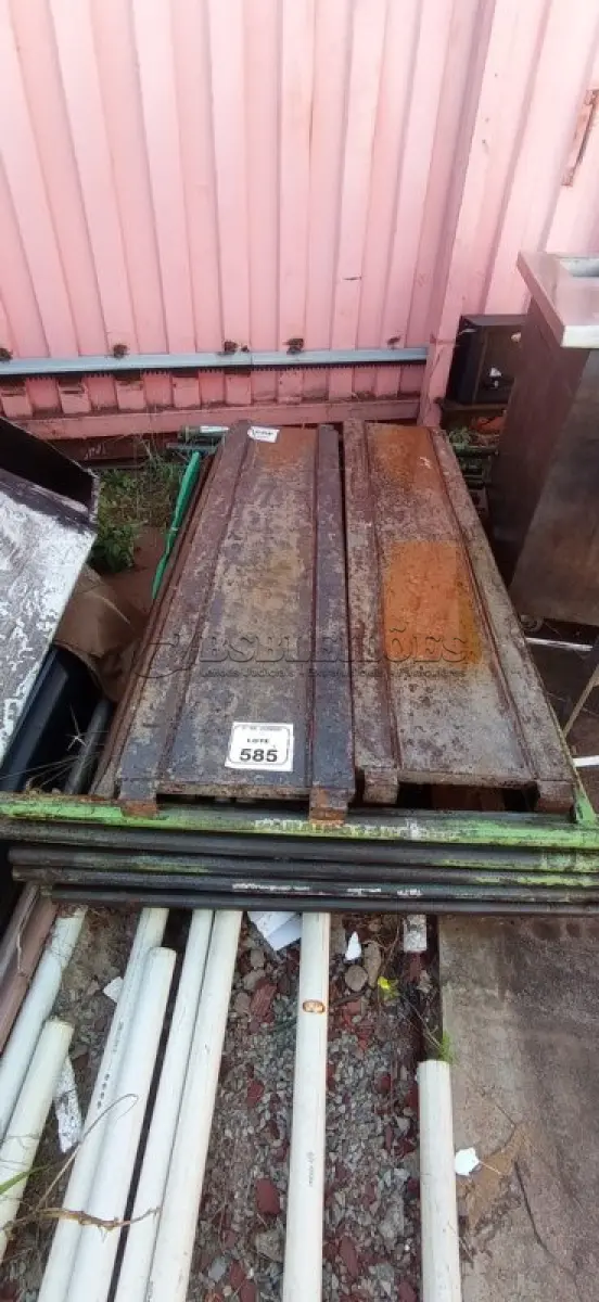 LOTE 585 - 10 PEÇAS DE ANDAIME DE 1X1M. (NO ESTADO) ATENÇÃO! FAZER A VISITAÇÃO ANTES DE ARREMATAR, NÃO SABEMOS SE FUNCIONA, LEILÃO NÃO TEM GARANTIA E NEM DEVOLUÇÃO, SUJEITO A POSSÍVEIS AVARIAS VISÍVEIS/OCULTAS E/OU AUSÊNCIA DE COMPONENTES.