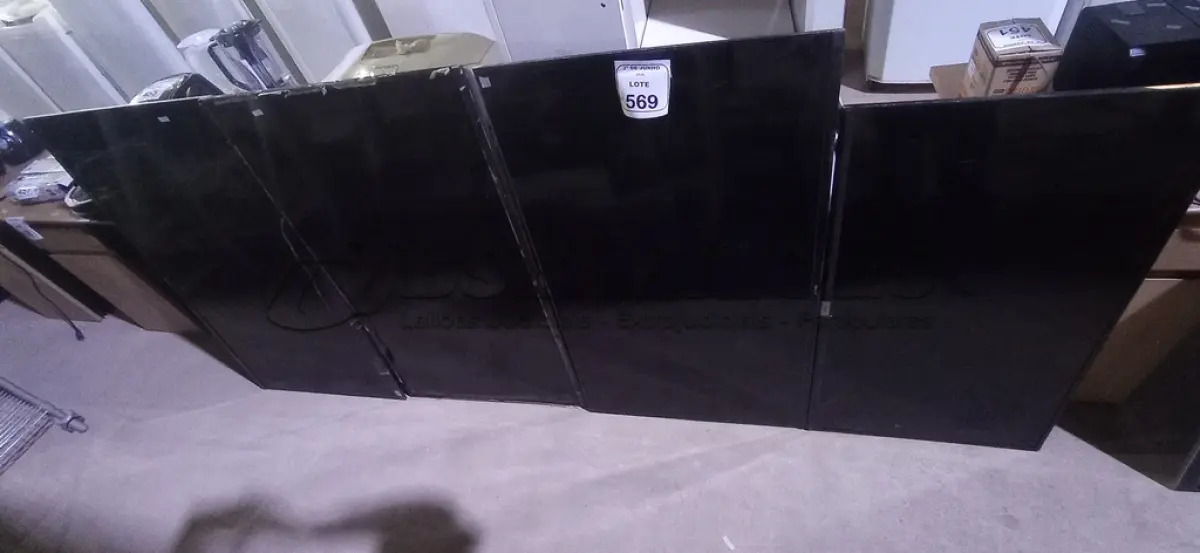 LOTE 569 - 03 TVS LCD DE MARCAS E TAMANHOS DIVERSOS PARA RETIRADA DE PEÇAS. (NO ESTADO) ATENÇÃO! FAZER A VISITAÇÃO ANTES DE ARREMATAR, NÃO SABEMOS SE FUNCIONA, LEILÃO NÃO TEM GARANTIA E NEM DEVOLUÇÃO, SUJEITO A POSSÍVEIS AVARIAS VISÍVEIS/OCULTAS E/OU AUSÊNCIA DE COMPONENTES.