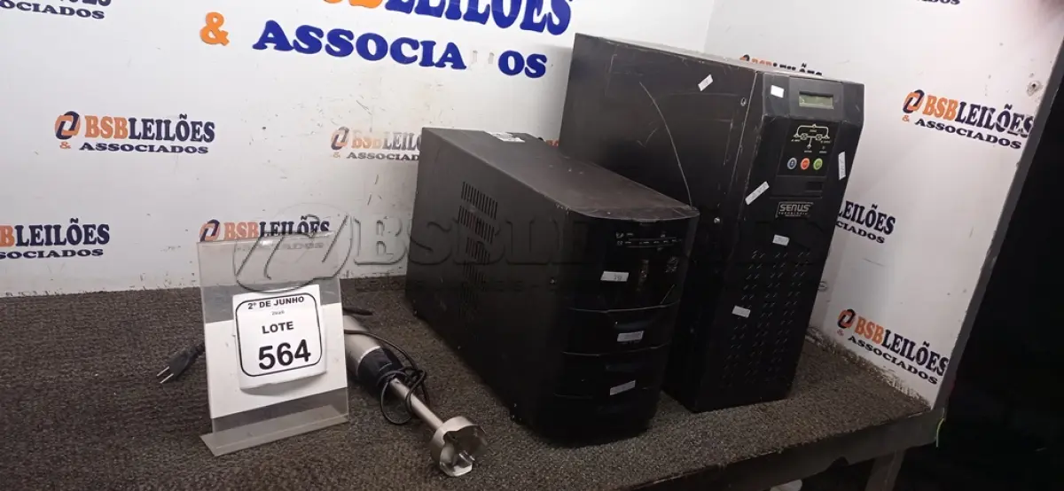 LOTE 564 - 01 NOBREAK DE 3KVA MARCA SENUS, 01 NOBREAK DE 3,200VA MARCA E 01 MIXER 3 EM 1 MARCA OSTER. (NO ESTADO) ATENÇÃO! FAZER A VISITAÇÃO ANTES DE ARREMATAR, NÃO SABEMOS SE FUNCIONA, LEILÃO NÃO TEM GARANTIA E NEM DEVOLUÇÃO, SUJEITO A POSSÍVEIS AVARIAS VISÍVEIS/OCULTAS E/OU AUSÊNCIA DE COMPONENTES.