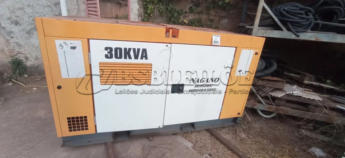 LOTE 584 - 01 GERADOR MODELO ND3000ES3 A DIESEL 30KVA MARCA NAGANO. (NO ESTADO) ATENÇÃO! FAZER A VISITAÇÃO ANTES DE ARREMATAR, NÃO SABEMOS SE FUNCIONA, LEILÃO NÃO TEM GARANTIA E NEM DEVOLUÇÃO, SUJEITO A POSSÍVEIS AVARIAS VISÍVEIS/OCULTAS E/OU AUSÊNCIA DE COMPONENTES.