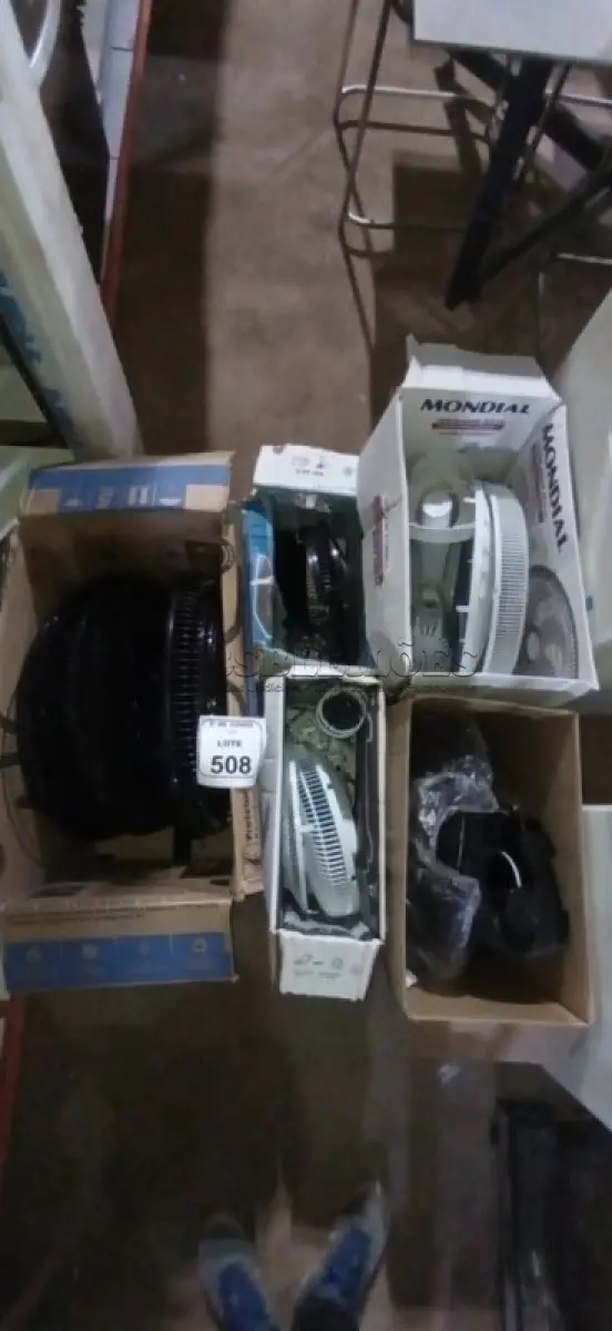 LOTE 508 - 05 VENTILADORES 220V MARCA MONDIAL DESMONTADOS. (NO ESTADO) ATENÇÃO! FAZER A VISITAÇÃO ANTES DE ARREMATAR, NÃO SABEMOS SE FUNCIONA, LEILÃO NÃO TEM GARANTIA E NEM DEVOLUÇÃO, SUJEITO A POSSÍVEIS AVARIAS VISÍVEIS/OCULTAS E/OU AUSÊNCIA DE COMPONENTES.