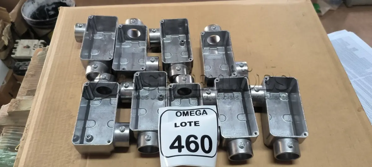 LOTE 460 - 09 PETROLETES ( LR ) 1". (NO ESTADO EM QUE SE ENCONTRA. SUJEITO A AVARIAS OCULTAS/VISÍVEIS.)