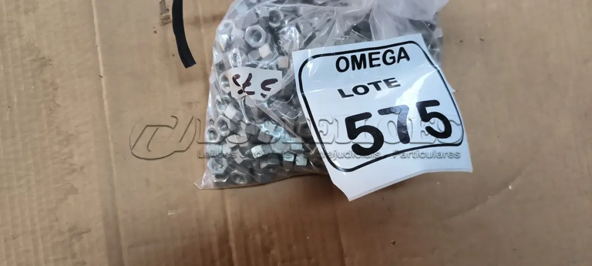 LOTE 575 - 410 PORCAS SEXTAVADA POLIDA M8. (NO ESTADO EM QUE SE ENCONTRA. SUJEITO A AVARIAS OCULTAS/VISÍVEIS.)