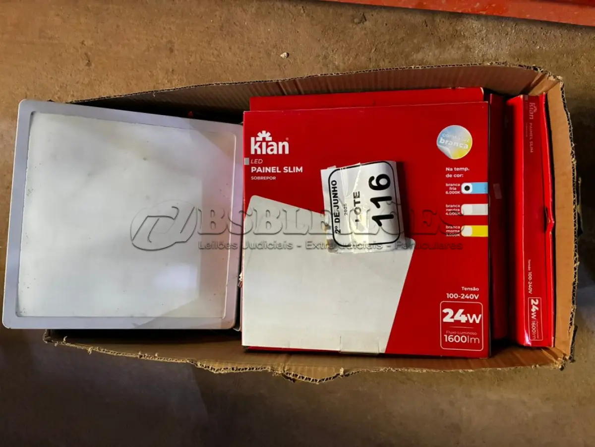 LOTE 116 - 17 LUMINÁRIAS PAINÉIS SLIM DE SOBREPOR 24W MARCA KIAM. (NO ESTADO) ATENÇÃO! FAZER A VISITAÇÃO ANTES DE ARREMATAR, NÃO SABEMOS SE FUNCIONA, LEILÃO NÃO TEM GARANTIA E NEM DEVOLUÇÃO, SUJEITO A POSSÍVEIS AVARIAS VISÍVEIS/OCULTAS E/OU AUSÊNCIA DE COMPONENTES.