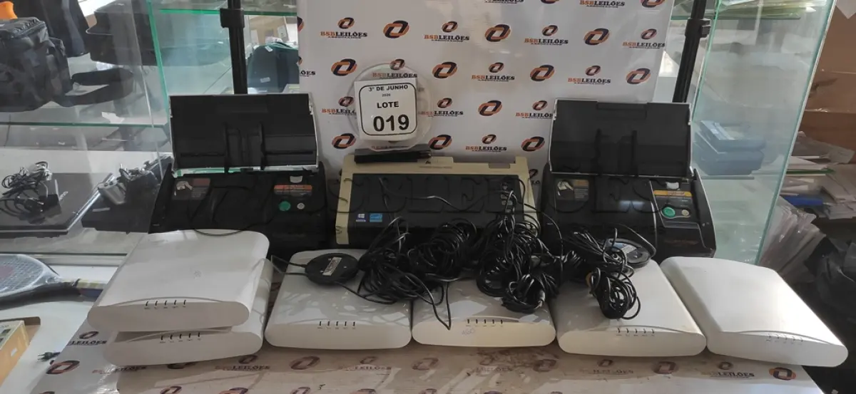 LOTE 019 - 06 ROTEADORES E 03 SCANNERS DE MARCAS E MODELOS DIVERSOS. (NO ESTADO) ATENÇÃO! FAZER A VISITAÇÃO ANTES DE ARREMATAR, NÃO SABEMOS SE FUNCIONA, LEILÃO NÃO TEM GARANTIA E NEM DEVOLUÇÃO, SUJEITO A POSSÍVEIS AVARIAS VISÍVEIS/OCULTAS E/OU AUSÊNCIA DE COMPONENTES.
