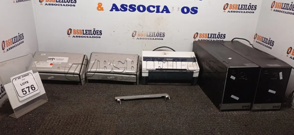 LOTE 576 - 02 NOBREAKS DE 1.400VA MARCA SMS E 02 SCANNERS MARCA FUJITSU E 01 SCANNER MARCA AVISION. (NO ESTADO) ATENÇÃO! FAZER A VISITAÇÃO ANTES DE ARREMATAR, NÃO SABEMOS SE FUNCIONA, LEILÃO NÃO TEM GARANTIA E NEM DEVOLUÇÃO, SUJEITO A POSSÍVEIS AVARIAS VISÍVEIS/OCULTAS E/OU AUSÊNCIA DE COMPONENTES.