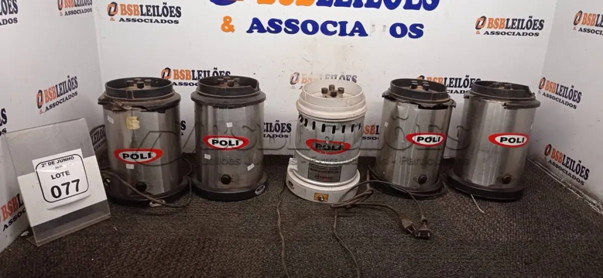 LOTE 077 - 04 BASES DE LIQUIDIFICADORES INDUSTRIAIS DE MODELOS DIVERSOS. (NO ESTADO) ATENÇÃO! FAZER A VISITAÇÃO ANTES DE ARREMATAR, NÃO SABEMOS SE FUNCIONA, LEILÃO NÃO TEM GARANTIA E NEM DEVOLUÇÃO, SUJEITO A POSSÍVEIS AVARIAS VISÍVEIS/OCULTAS E/OU AUSÊNCIA DE COMPONENTES.