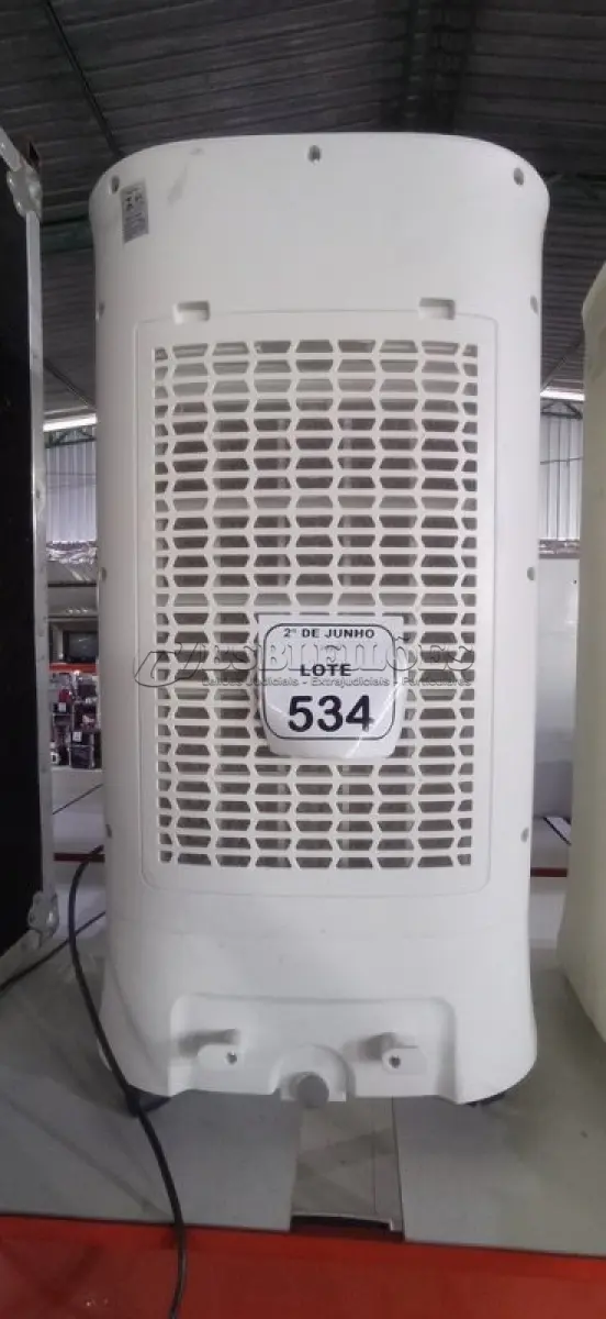 LOTE 534 - 01 CLIMATIZADOR DE AR 220V MARCA VENTISOL. (NO ESTADO) ATENÇÃO! FAZER A VISITAÇÃO ANTES DE ARREMATAR, NÃO SABEMOS SE FUNCIONA, LEILÃO NÃO TEM GARANTIA E NEM DEVOLUÇÃO, SUJEITO A POSSÍVEIS AVARIAS VISÍVEIS/OCULTAS E/OU AUSÊNCIA DE COMPONENTES.