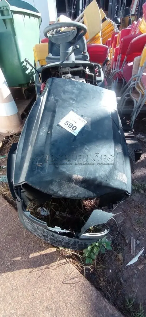 LOTE 590 - 01 TRATOR CORTADOR DE GRAMA MARCA MURRAY. (NO ESTADO) ATENÇÃO! FAZER A VISITAÇÃO ANTES DE ARREMATAR, NÃO SABEMOS SE FUNCIONA, LEILÃO NÃO TEM GARANTIA E NEM DEVOLUÇÃO, SUJEITO A POSSÍVEIS AVARIAS VISÍVEIS/OCULTAS E/OU AUSÊNCIA DE COMPONENTES.