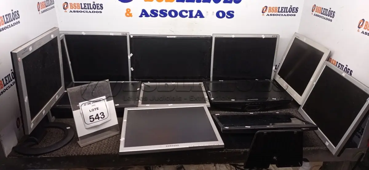 LOTE 543 - 10 MONITORES DE MARCAS E MODELOS DIVERSOS. (NO ESTADO) ATENÇÃO! FAZER A VISITAÇÃO ANTES DE ARREMATAR, NÃO SABEMOS SE FUNCIONA, LEILÃO NÃO TEM GARANTIA E NEM DEVOLUÇÃO, SUJEITO A POSSÍVEIS AVARIAS VISÍVEIS/OCULTAS E/OU AUSÊNCIA DE COMPONENTES.
