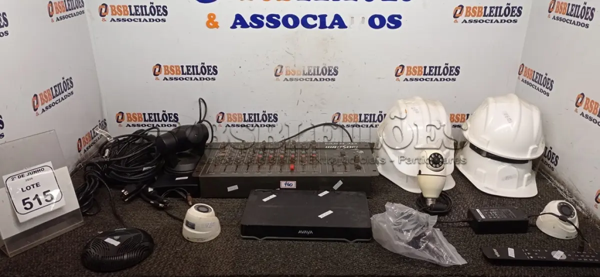 LOTE 515 - 01 MESA DE SOM MODELO MXS 10 MARCA CICLOTRON, 01 APARELHO DE VIDEOCONFERÊNCIA COM ACESSÓRIOS MARCA AVAYA, 03 CAMERAS DE MONITORAMENTO, 04 CAPACETES E.P.I E 01 JOGO DE BITS E SOQUETES. (NO ESTADO) ATENÇÃO! FAZER A VISITAÇÃO ANTES DE ARREMATAR, NÃO SABEMOS SE FUNCIONA, LEILÃO NÃO TEM GARANTIA E NEM DEVOLUÇÃO, SUJEITO A POSSÍVEIS AVARIAS VISÍVEIS/OCULTAS E/OU AUSÊNCIA DE COMPONENTES.