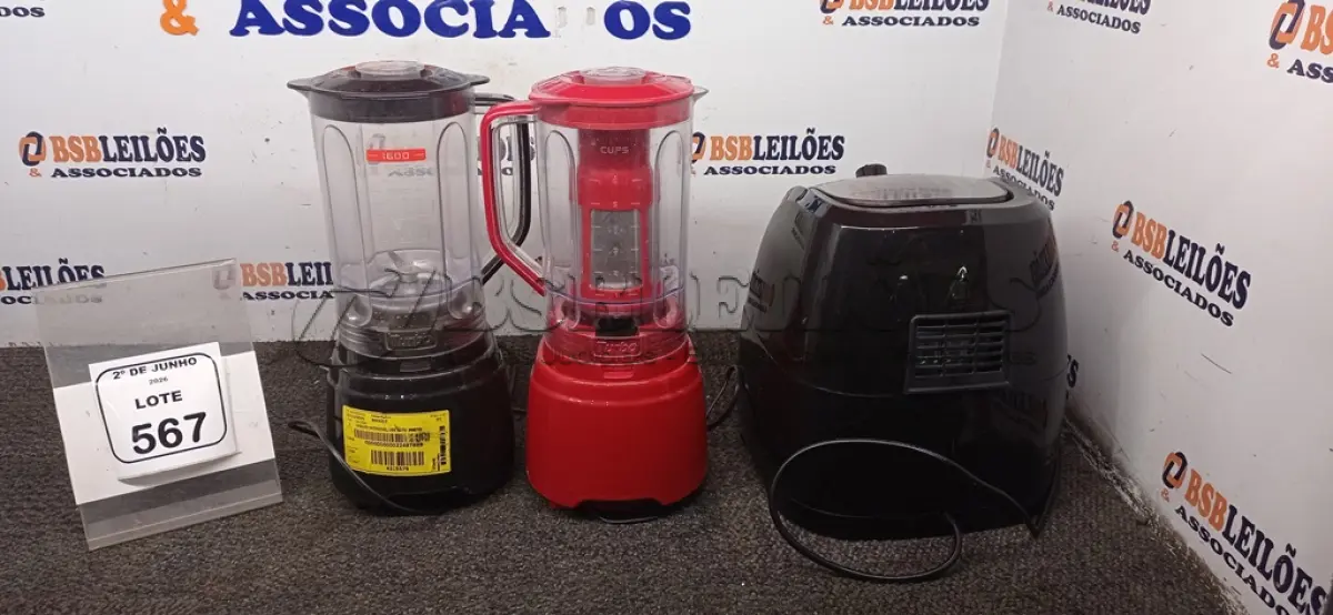 LOTE 567 - 01 AIR FRYER 4L 220V MARCA MONDIAL E 02 LIQUIDIFICADORES 220V MARCA MONDIA. (NO ESTADO) ATENÇÃO! FAZER A VISITAÇÃO ANTES DE ARREMATAR, NÃO SABEMOS SE FUNCIONA, LEILÃO NÃO TEM GARANTIA E NEM DEVOLUÇÃO, SUJEITO A POSSÍVEIS AVARIAS VISÍVEIS/OCULTAS E/OU AUSÊNCIA DE COMPONENTES.