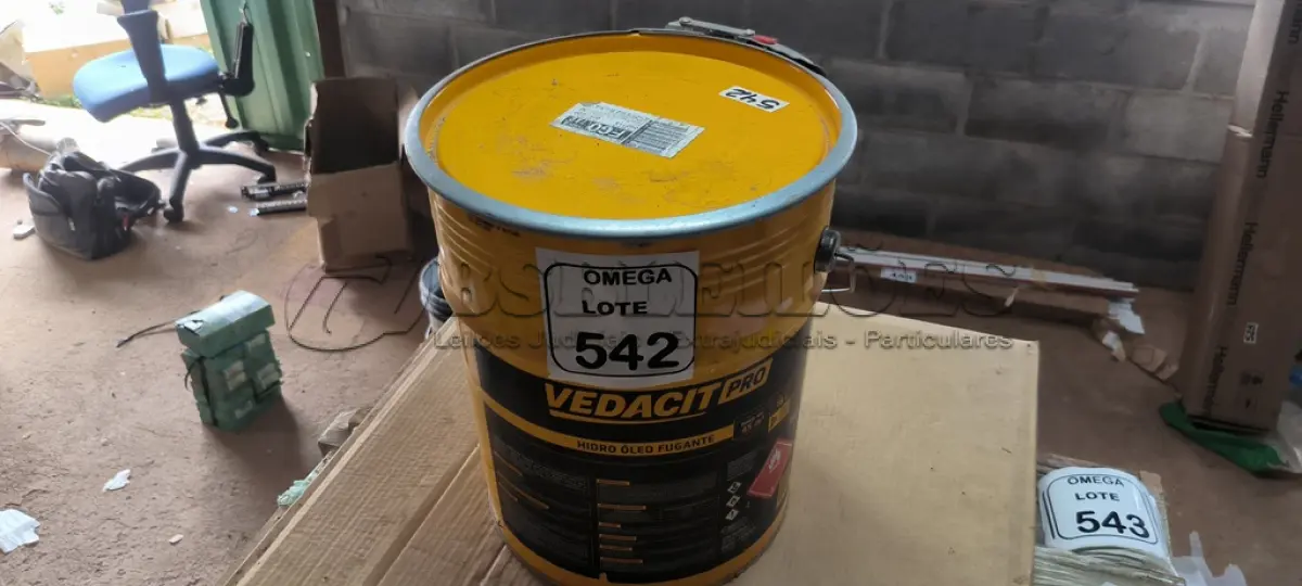 LOTE 542 - 01 HIDRO ÓLEO FUGANTE - VEDACIT - LATAS DE 18L - BASE SOLVENTE. (NO ESTADO EM QUE SE ENCONTRA. SUJEITO A AVARIAS OCULTAS/VISÍVEIS.)
