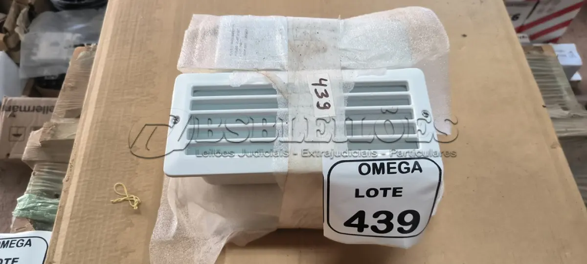 LOTE 439 - 04 LUMINÁRIAS DE EMBUTIR PARA ÁREAS MOLHADA 15 CM. (NO ESTADO EM QUE SE ENCONTRA. SUJEITO A AVARIAS OCULTAS/VISÍVEIS.)