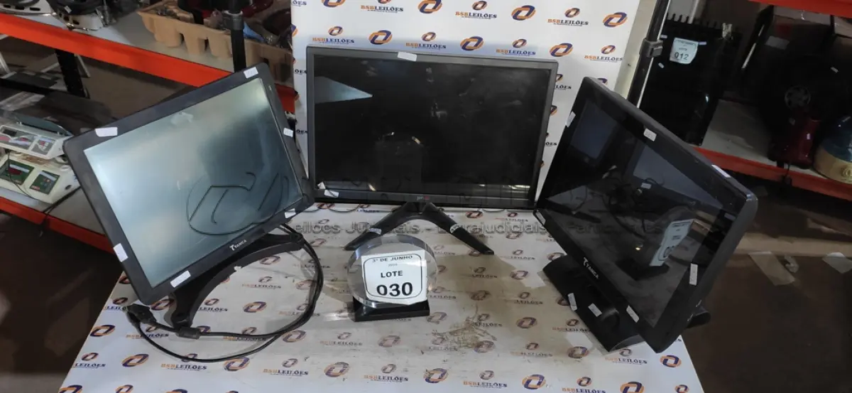 LOTE 030 - 01 MONITOR MARCA PRIZI E 02 MONITORES TOUTCH MARCA TANCA. (NO ESTADO) ATENÇÃO! FAZER A VISITAÇÃO ANTES DE ARREMATAR, NÃO SABEMOS SE FUNCIONA, LEILÃO NÃO TEM GARANTIA E NEM DEVOLUÇÃO, SUJEITO A POSSÍVEIS AVARIAS VISÍVEIS/OCULTAS E/OU AUSÊNCIA DE COMPONENTES.