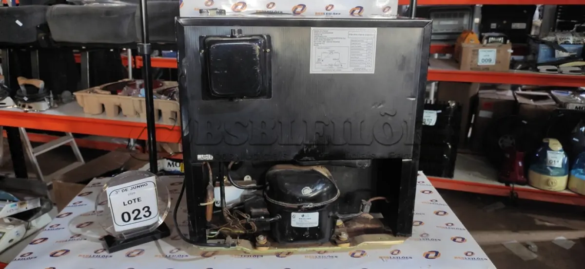 LOTE 023 - 01 ADEGA DE VINHOS 220V MODELO GWC02DBFANS MARCA LG. (NO ESTADO) ATENÇÃO! FAZER A VISITAÇÃO ANTES DE ARREMATAR, NÃO SABEMOS SE FUNCIONA, LEILÃO NÃO TEM GARANTIA E NEM DEVOLUÇÃO, SUJEITO A POSSÍVEIS AVARIAS VISÍVEIS/OCULTAS E/OU AUSÊNCIA DE COMPONENTES.