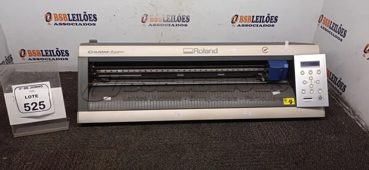 LOTE 525 - 01 PLOTTER MODELO CAMM-1 SERVO MARCA ROLAND. (NO ESTADO) ATENÇÃO! FAZER A VISITAÇÃO ANTES DE ARREMATAR, NÃO SABEMOS SE FUNCIONA, LEILÃO NÃO TEM GARANTIA E NEM DEVOLUÇÃO, SUJEITO A POSSÍVEIS AVARIAS VISÍVEIS/OCULTAS E/OU AUSÊNCIA DE COMPONENTES.